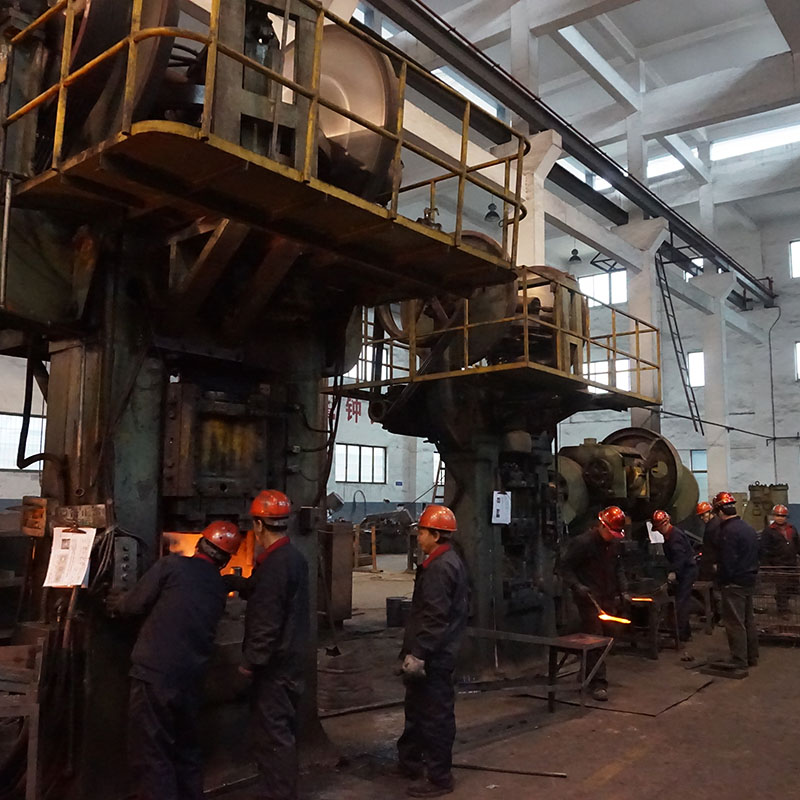 การตีขึ้นรูปร้อน